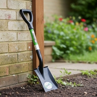 Lopata mini cu lama dreapta, maner fibra de sticla, cap metalic, 67 cm, maner tip D, verde si negru