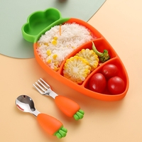 Set diversificare bebelusi Flippy, din silicon, 23.5 x 12.5 cm, 1 farfurie compartimentata in forma de morcov, lingurita si furculita, pai, perie pai, fara alergeni, ventuza fixare, forma creativa, portocaliu