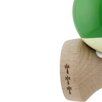 Kendama X Originala, Profesionala, Flippy, Super Sticky cu Cupe Mari KING SIZE V3, Gaura in Baza, Rulment Metalic, din lemn 18 cm, Ata 62/65 cm, Bicolor Verde/Alb