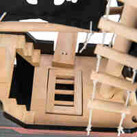 Jucarie din lemn, Le Toy Van, corabia piratilor, neagra