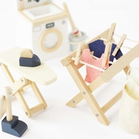 Mobilier pentru casuta, Le Toy Van, set camera de curatatorie, din lemn