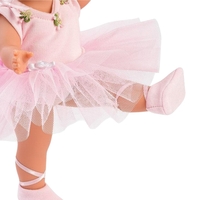 Papusa Llorens Valeria / Lu Balerina, din vinil moale cu corp articulat, costum roz cu tutu, 28 cm, 3 ani+