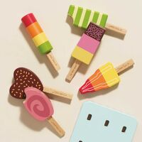 Set inghetata pe bat, Le Toy Van, cu suport, din lemn, 2 ani+