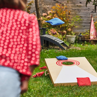 Joc de exterior Goki Cornhole, Aruncare la țintă cu săculeți, din lemn, +5 ani