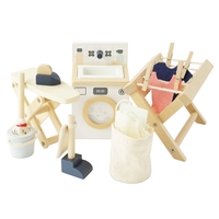 Mobilier pentru casuta, Le Toy Van, set camera de curatatorie, din lemn