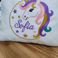 Pernă decorativă cu unicorn și nume personalizat – Sofia | AYA Home