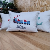 Pernă decorativă pentru copii cu trenuleț și nume personalizat – AYA Home