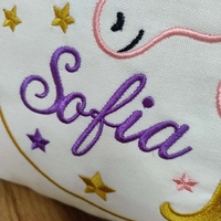 Pernă decorativă cu unicorn și nume personalizat – Sofia | AYA Home