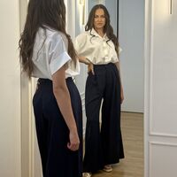 Teget pantalone sa faltama