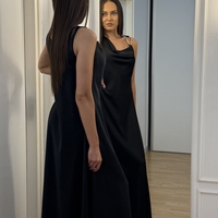 Crna maxi satenska haljina
