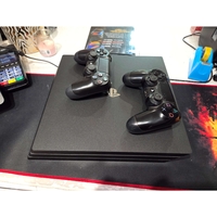 Playstation 4 Pro/2 Dzojstika/3 igrice/Svi Kablovi
