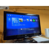 Playstation 4 Pro/2 Dzojstika/3 igrice/Svi Kablovi