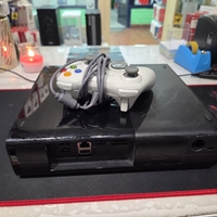 Xbox 360 E Konzola /1 Bezicni Dzojstik/3 Igrice/ Svi Kablovi