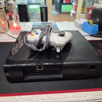 Xbox 360 E Konzola /1 Bezicni Dzojstik/3 Igrice/ Svi Kablovi