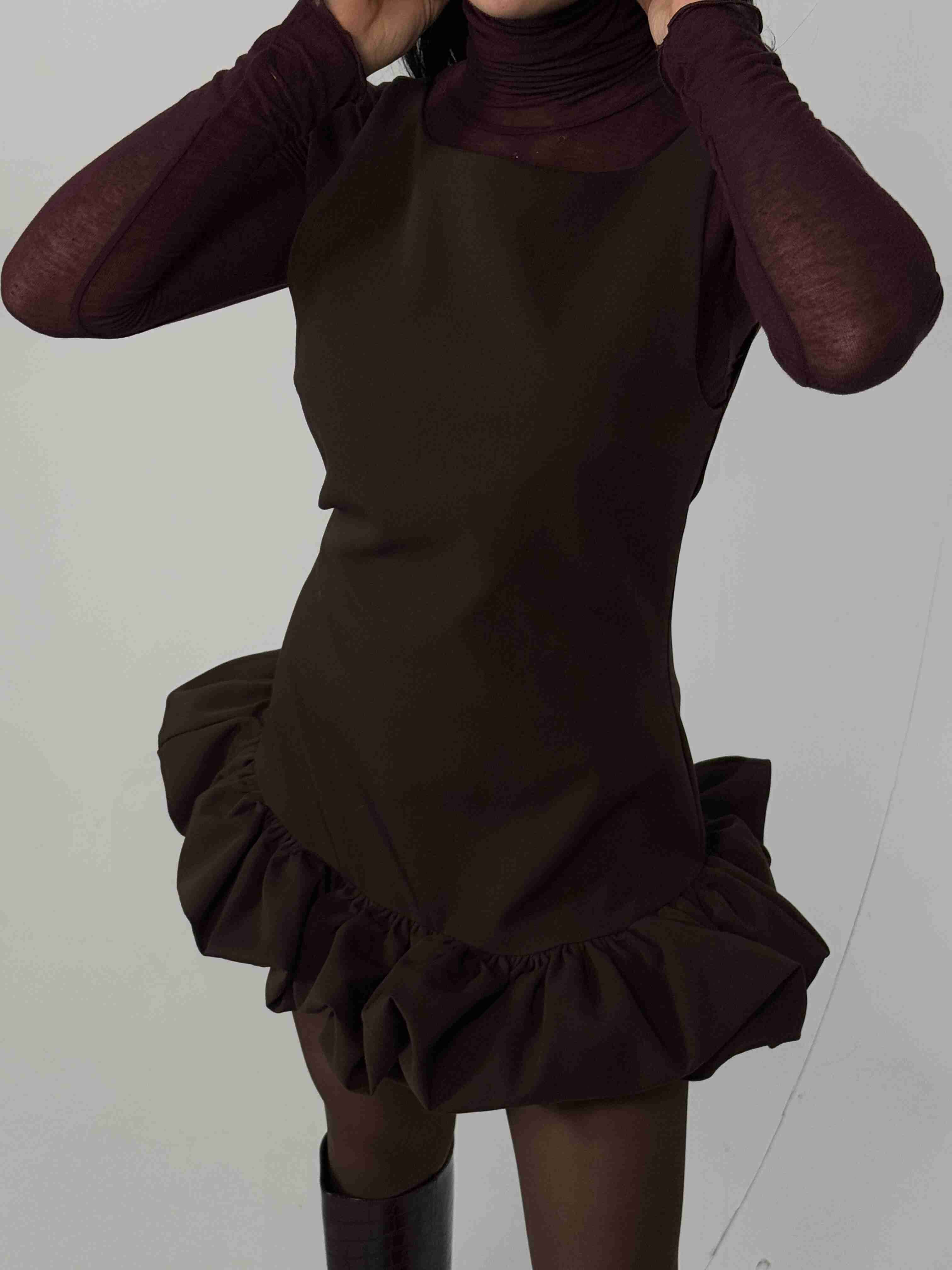 VEONCE DRESS IN MOCHA