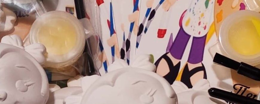 КЕРАМИЧНИ ФИГУРКИ С МАГНИТ ЗА ОЦВЕТЯВАНЕ В КОМПЛЕКТ С ЧЕТКА И БОИЧКИ