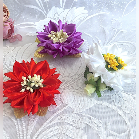 Брошь/заколка Пуансетия с большим белым красным или фиолетовым цветком