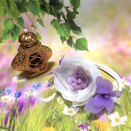 Повязка на голову для девочки с белым цветком и фиолетовыми бабочками