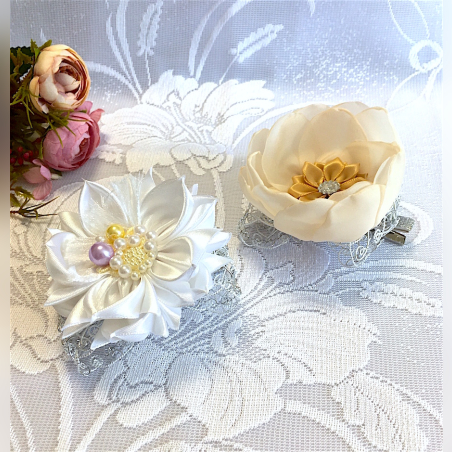 Брошь/заколка Пуансетия большой шелковый цветок с декоративным сетчатым бантом на заколке