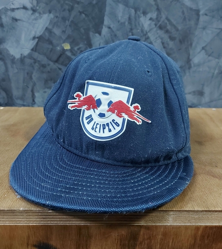 New era red bul шапка