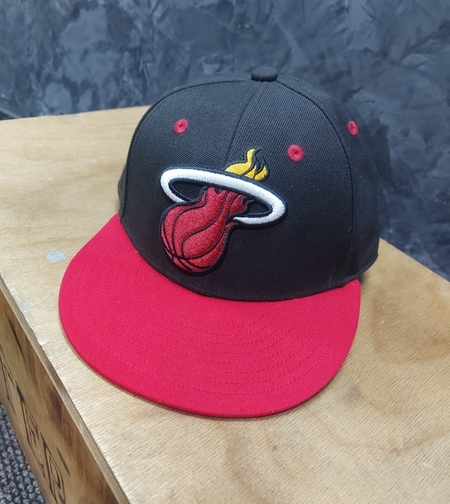 Adidas Miami Heat шапка
