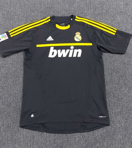 Adidas real madrid фанелка L размер