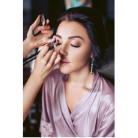 Makeup Artis