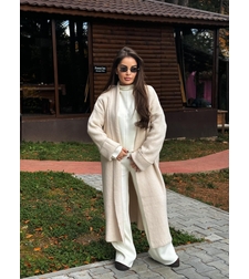 Дълга бяла жилетка с широка кройка