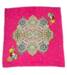 Codello шал Happy Heimat с орнаменти и сърце