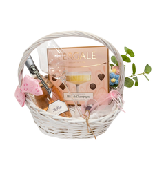 Подаръчна кошница “Розе за нея”