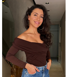 Velvet Kiss Brown – Елегантна блуза с голи рамене