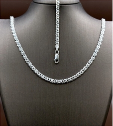 Сребърен синджир с елементи осмици