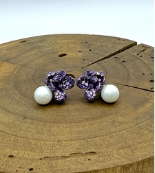 Обици с перла и лилави циркони