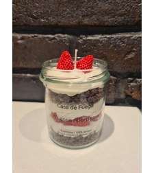 Десертна свещ „Ягодова прегръдка“