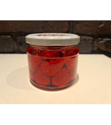 „Ягодово сладко“ – ароматна десертна свещ в голям буркан