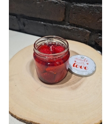 „Ягодово сладко“ – ароматна десертна свещ в малък буркан