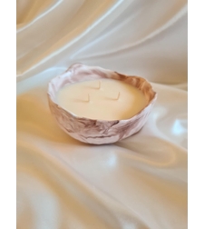 Ароматна свещ в керамичен съд “MUSEA” – ръчно изработена, артистична форма