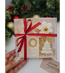 Подаръчен коледен комплект “Holiday Home Set” – къщичка, снежинка и елхичка | 250гр ръчна изработка