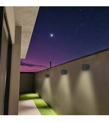 Компактен LED фасаден аплик Hallstatt 10W – стилен антрацит и топла светлина