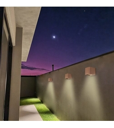 Модерен LED аплик Hallstatt в квадратна форма и елегантен кафяв цвят