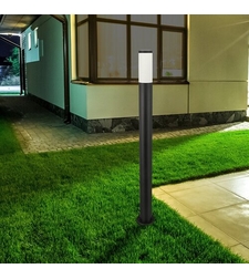 Модерен външен стълб Black Torch E27 – изчистено и стилно градинско осветление с IP44 защита