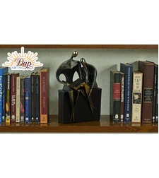 Любов между редовете (5693324)