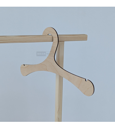 Закачалка за детски дрешки