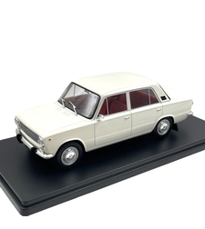 Метална кола Fiat 124 White 1970 WHITE BOX 1:24