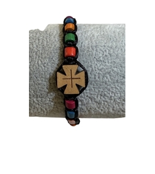 Ръчно изработена гривна с дървен кръст и цветни мъниста