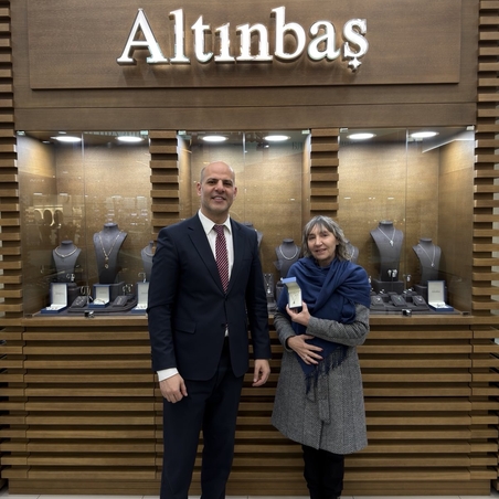 The winner of our Christmas giveaway at Paradise center!