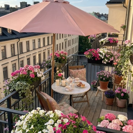 5 цветя за красива тераса през цялото лято с лесна поддръжка