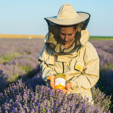 Невидимата аптека: Науката зад кошерния въздух и пчелния уелнес