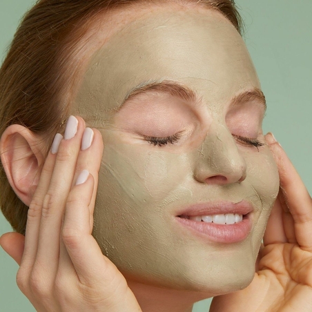 Почистване и подхранване на кожата