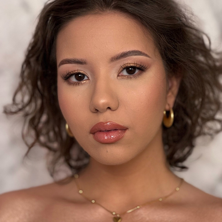 Secretul unui look odihnit: 5 mici trucuri de machiaj